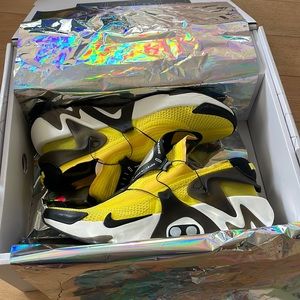 Nike Adapt Huarache Mens Size US 10. Bicycle Yellow